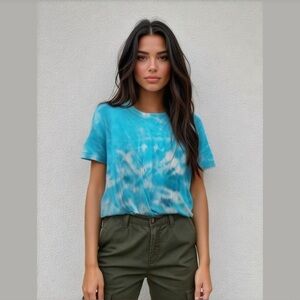 Gildan tie-dye shirt, size small, petite